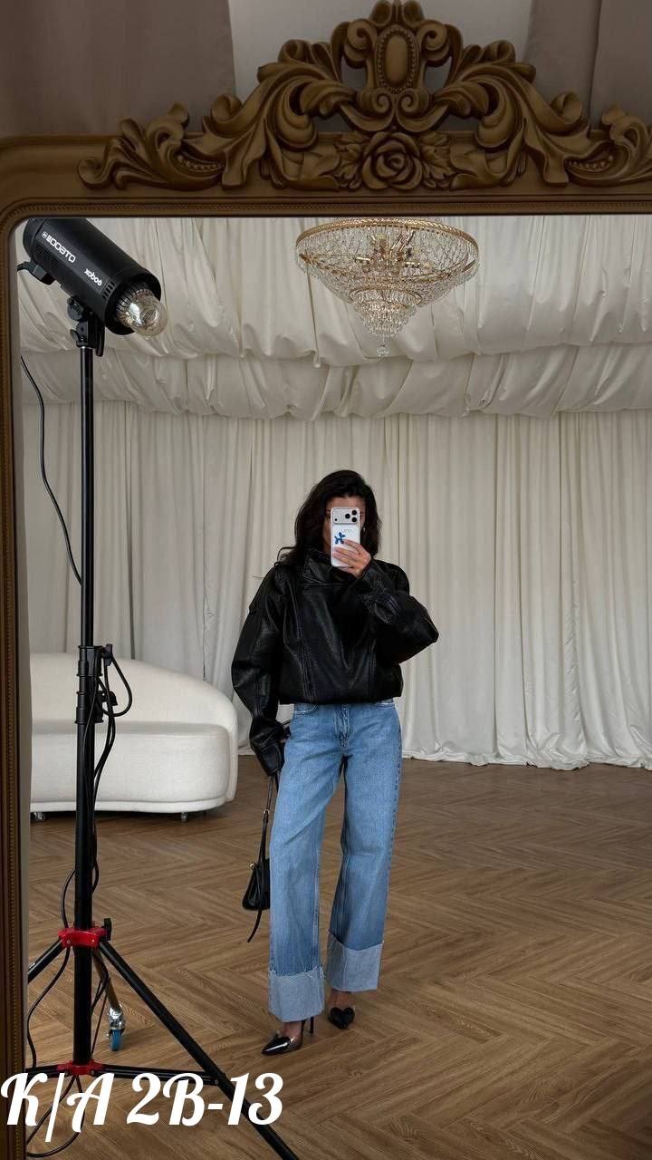 модные джинсы,женские джинсы,куртка кожаная женская,голубые джинсы,женские джинсы в уличном стиле