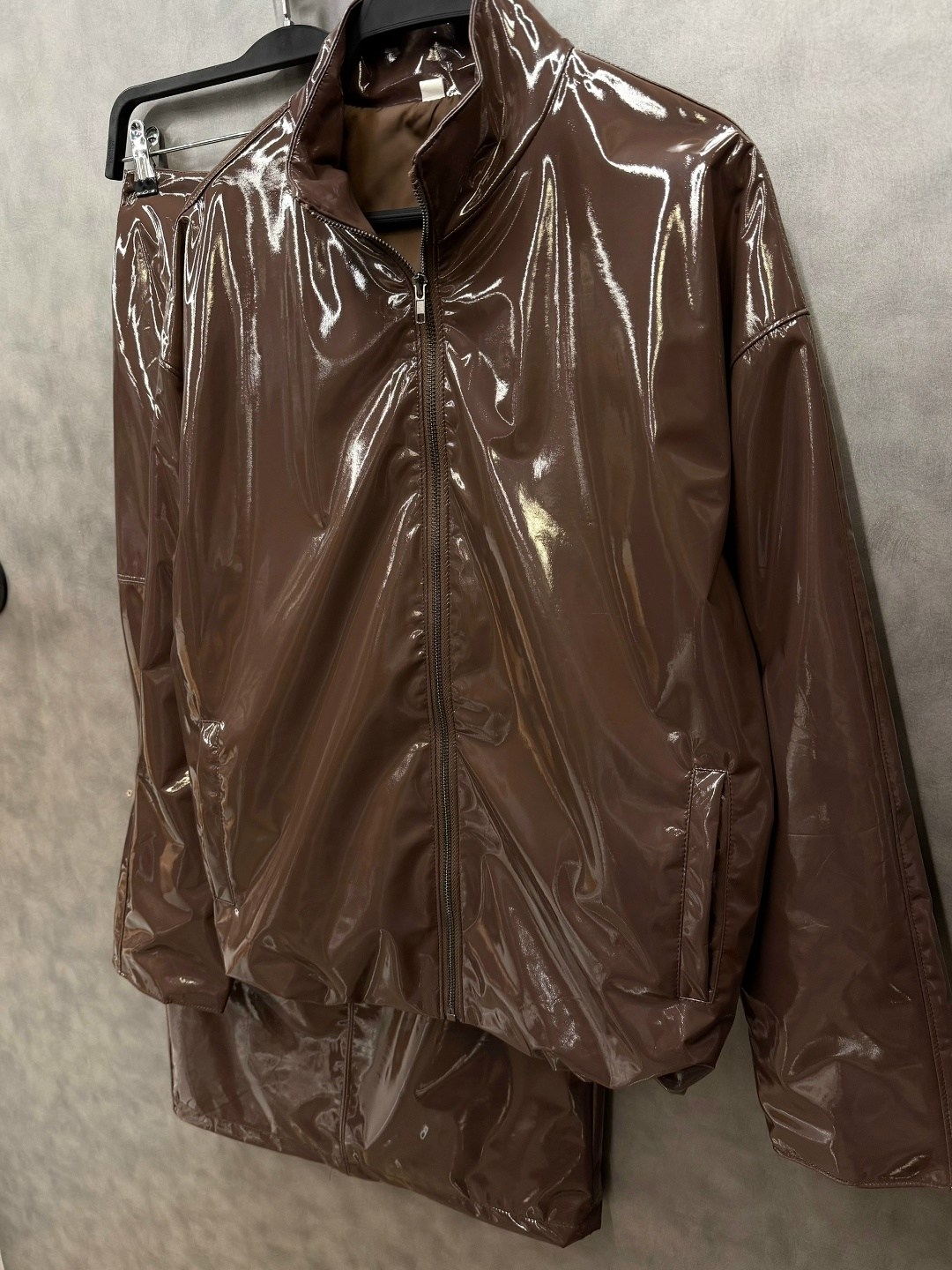 кожаная куртка,кожаная куртка женская,короткая кожаная куртка,кожаная куртка бомбер,куртка из искусственной кожи женская