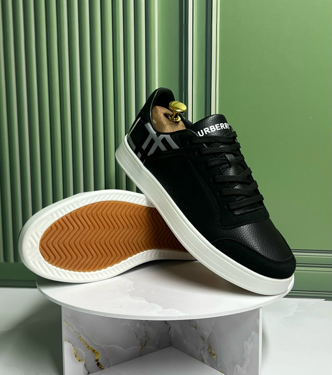 ,кроссовки fendi,кроссовки burberry,кроссовка мужской,кеды фенди