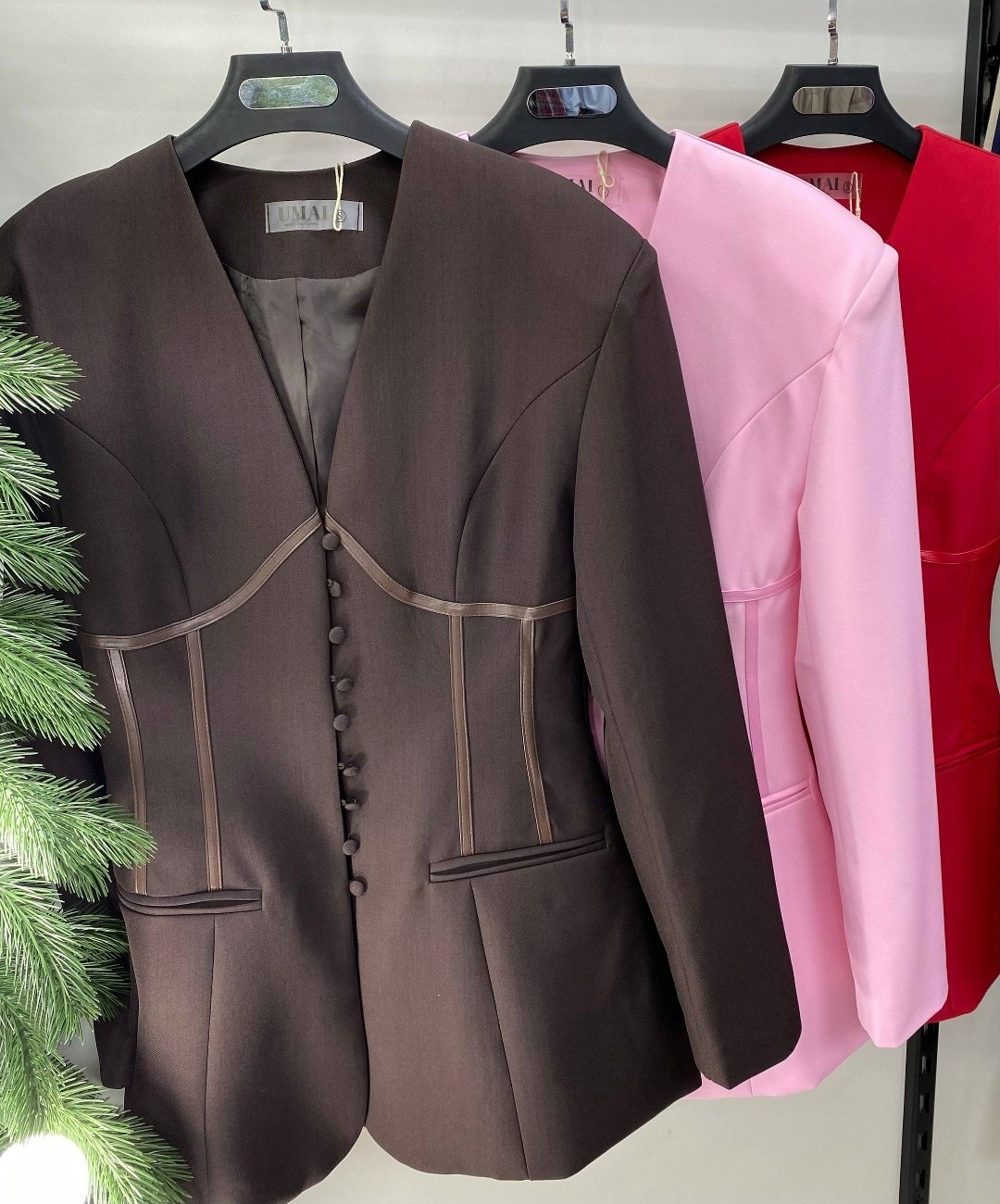 приталенный пиджак с корсетом на талии boohoo черный,приталенный пиджак,корсет под пиджак,пиджак корсет,образ с пиджаком