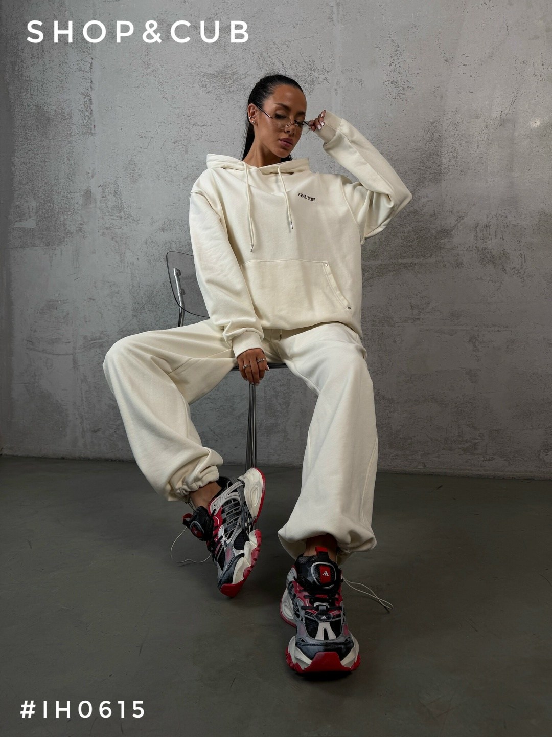 кроссовки adidas,кроссовки,кроссовки женские,повседневные кроссовки,брендовые кроссовки