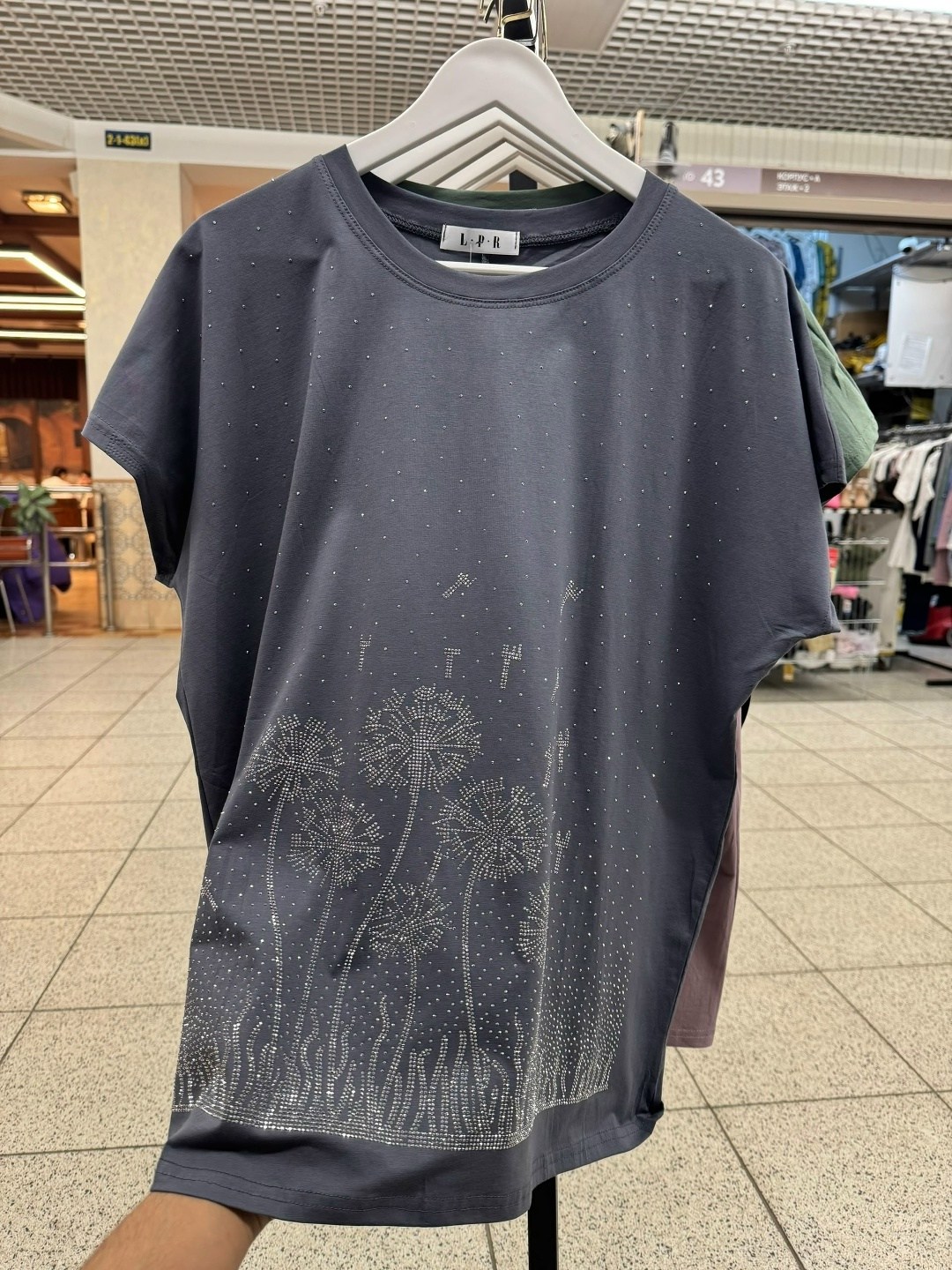 футболки женская,футболки женские больших размеров,футболке,футболка женская оверсайз со стразами,футболки женские модные