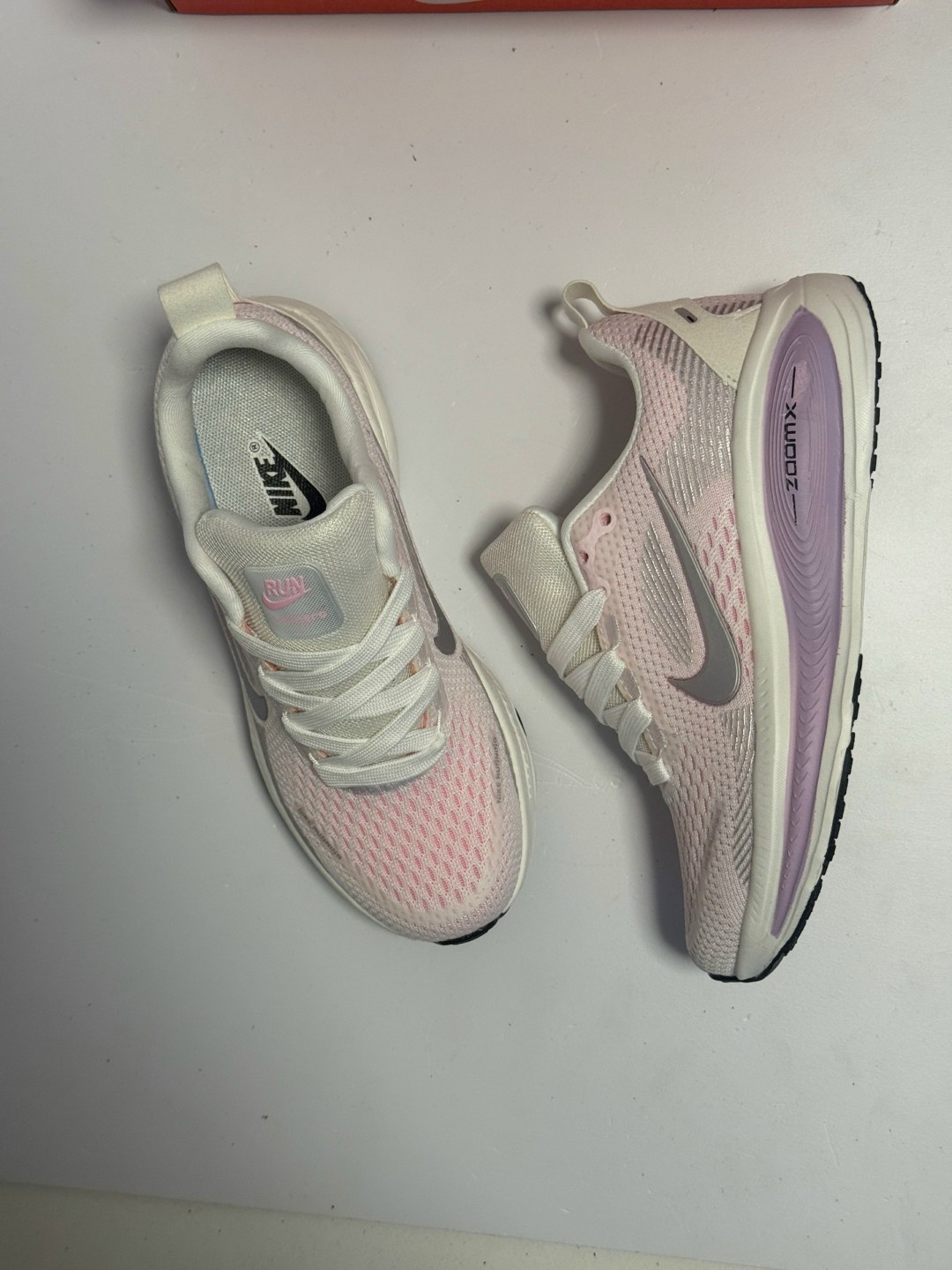 кроссовки беговые женские,женские кроссовки nike,кроссовки nike,спортивная ,nike running shoes