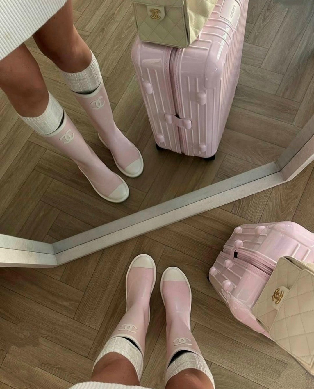 резиновые сапоги chanel,женские резиновые сапоги chanel,сапоги chanel,женские резиновые сапоги chanel черные,сапоги chanel для города осенью