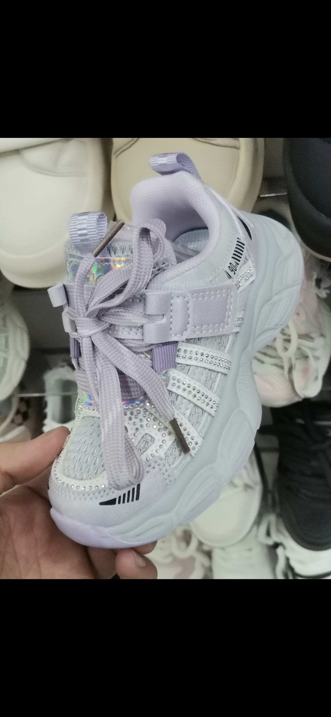 ,детские кроссовки,кроссовки модные,женские кроссовки,спортивная