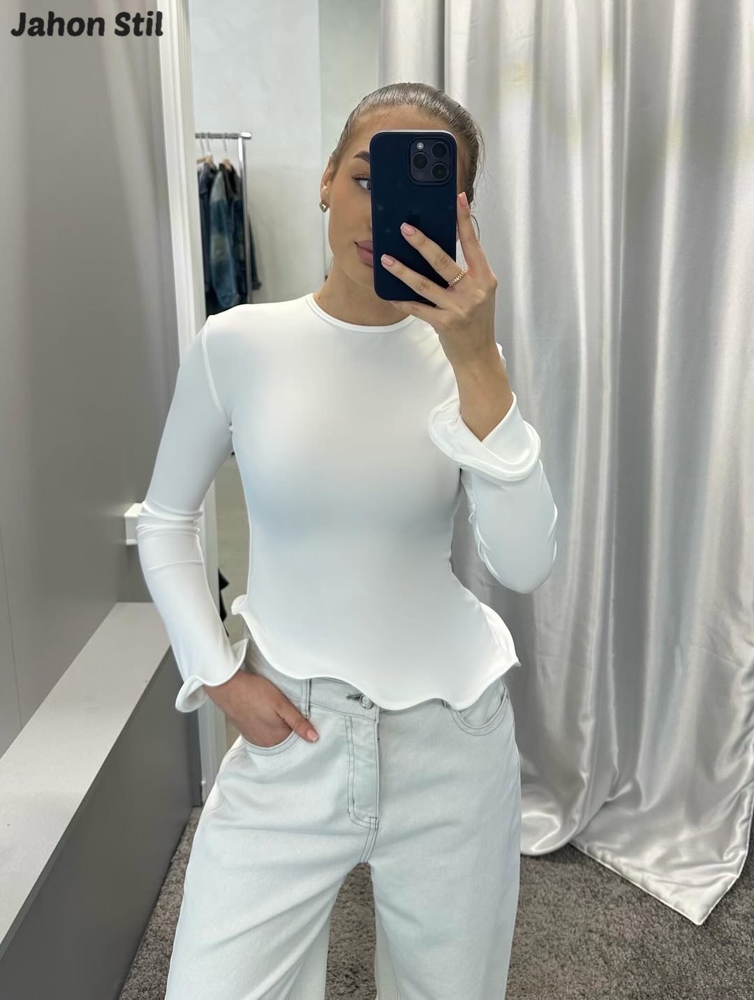 лонгслив обтягивающий с вырезом для пальца kottoni,кофта,женская кофта,лонгслив обтягивающий с вырезом для пальца kottoni цвет черный,лонгслив в рубчик облегающий рукава клеш