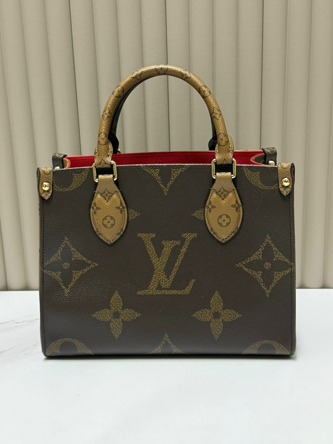 сумка женская louis vuitton,louis vuitton сумка,сумка луи виттон,самая дорогая сумка луи виттон,сумка луи виттон onthego gm