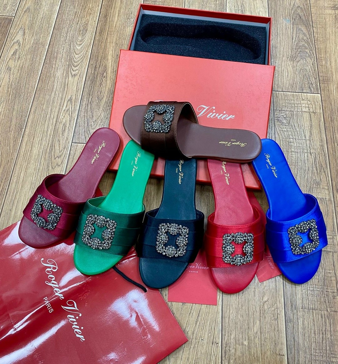 ,женские шлепанцы,женские тапочки,модные шлепанцы,тапки женские