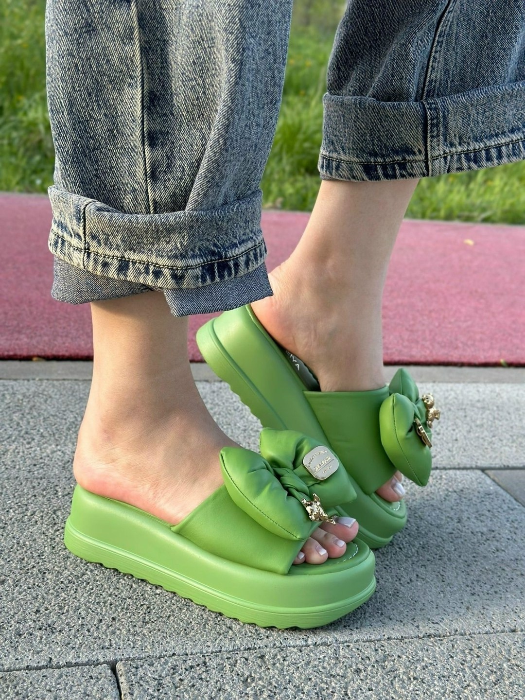 ,шлепанцы женские,модные шлепанцы,шлепанцы женские на платформе,шлепанцы на платформе