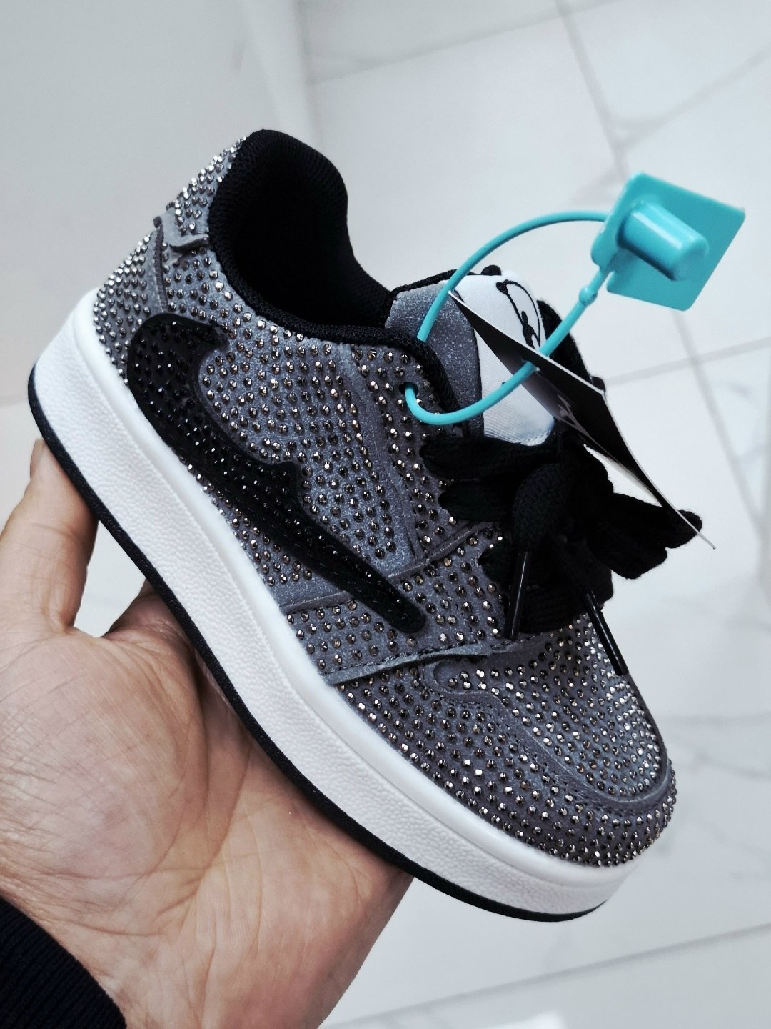 кроссовки,стильные кроссовки,кроссовки мальчику,кроссовки подростковые,кроссовки jordan