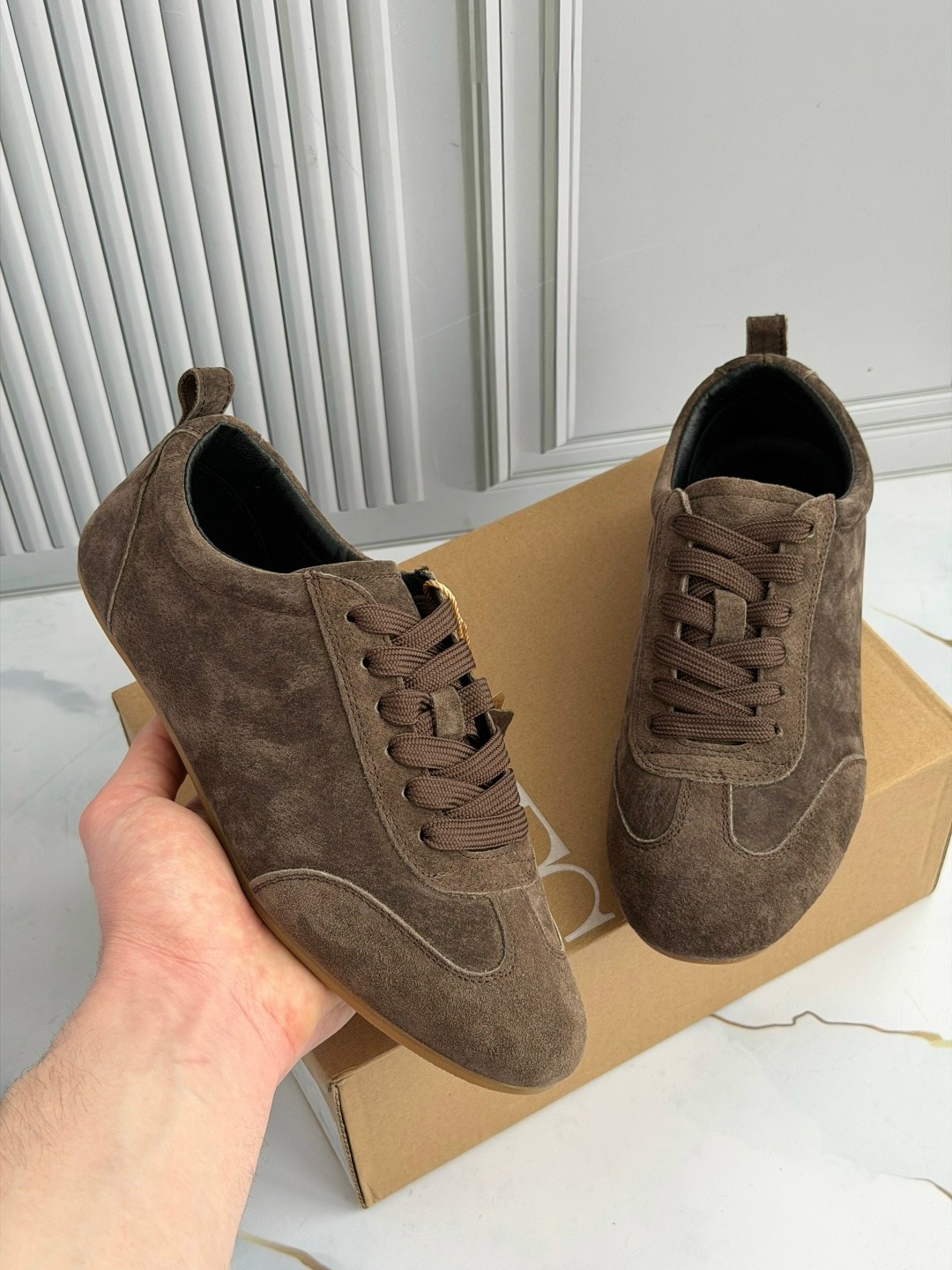 ,кроссовки из искусственной замши,замшевые кроссовки,обуви,кроссовки женские