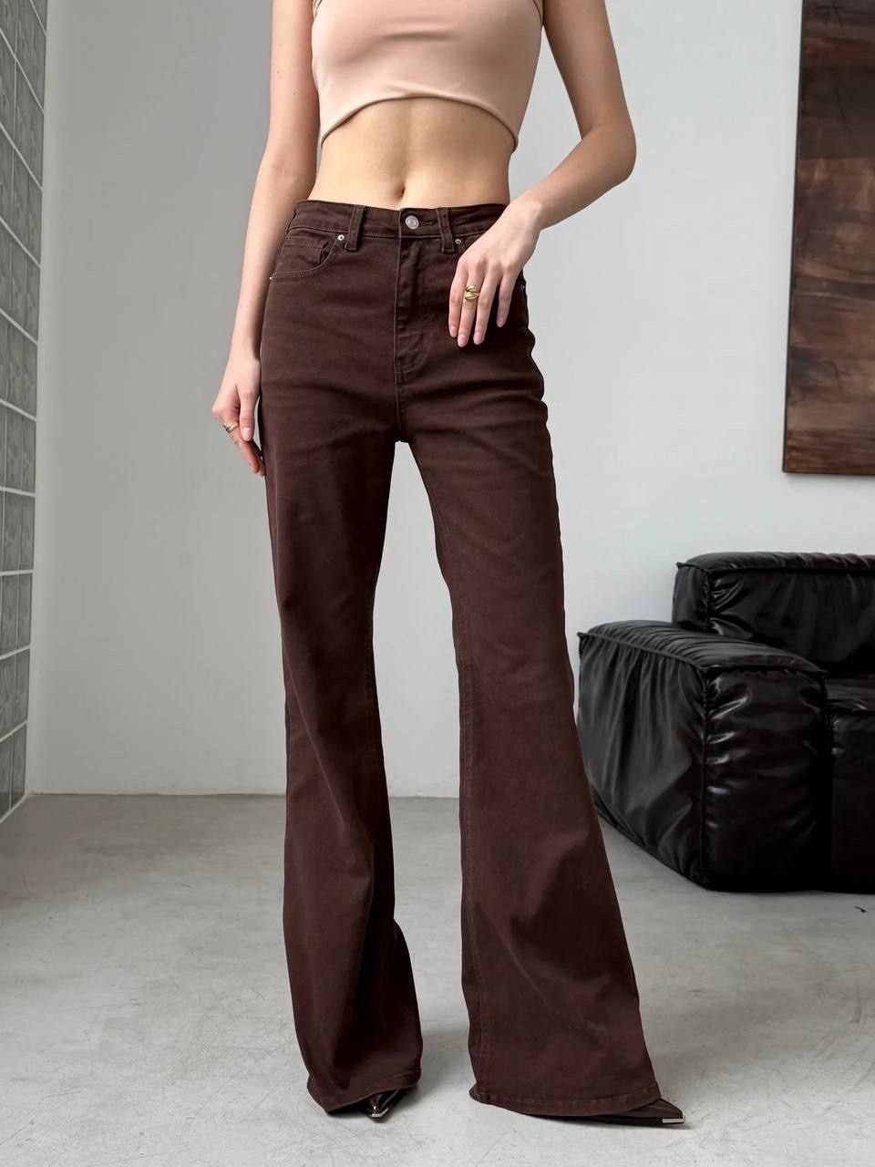 коричневые джинсы клеш женские,джинсы клеш женские,коричневые джинсы женские,коричневые джинсы трубы женские,женские джинсы коричневые джинсовые расклешенные брюки