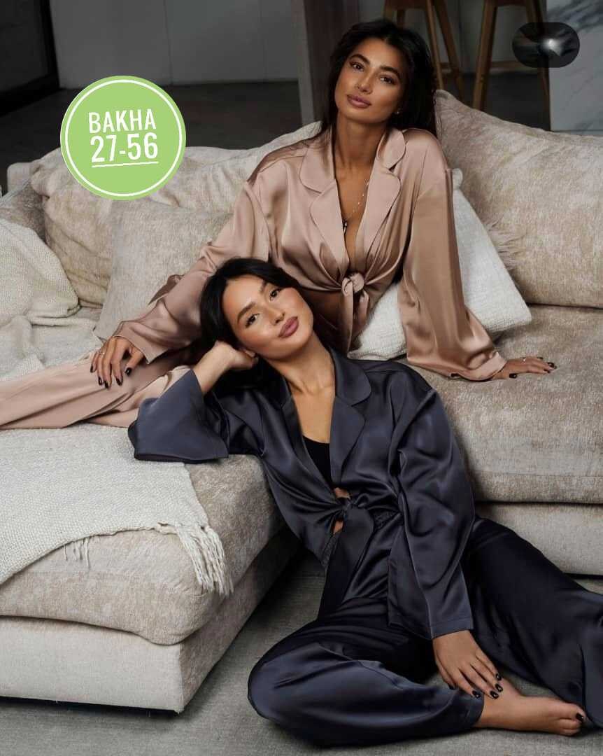 шелковый костюм в пижамном стиле,шелковый домашний костюм в пижамном стиле,костюм брючный шелковый eveli clothing,атласный костюм,костюм в пижамном стиле