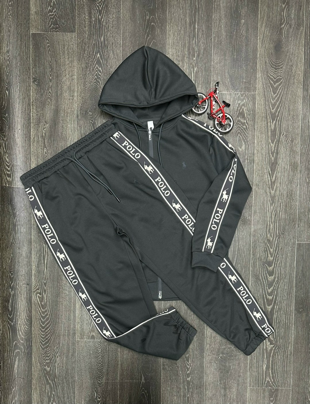 спортивный костюм dolce gabbana мужской,мужской спортивный костюм,спортивный костюм,костюм дольче габбана мужской,спортивный костюм дольче габбана мужской