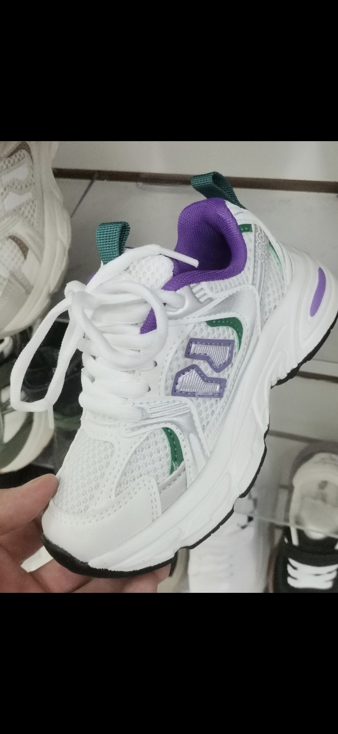 кроссовки,женские кроссовки,белые кроссовки,модные кроссовки,спортивная