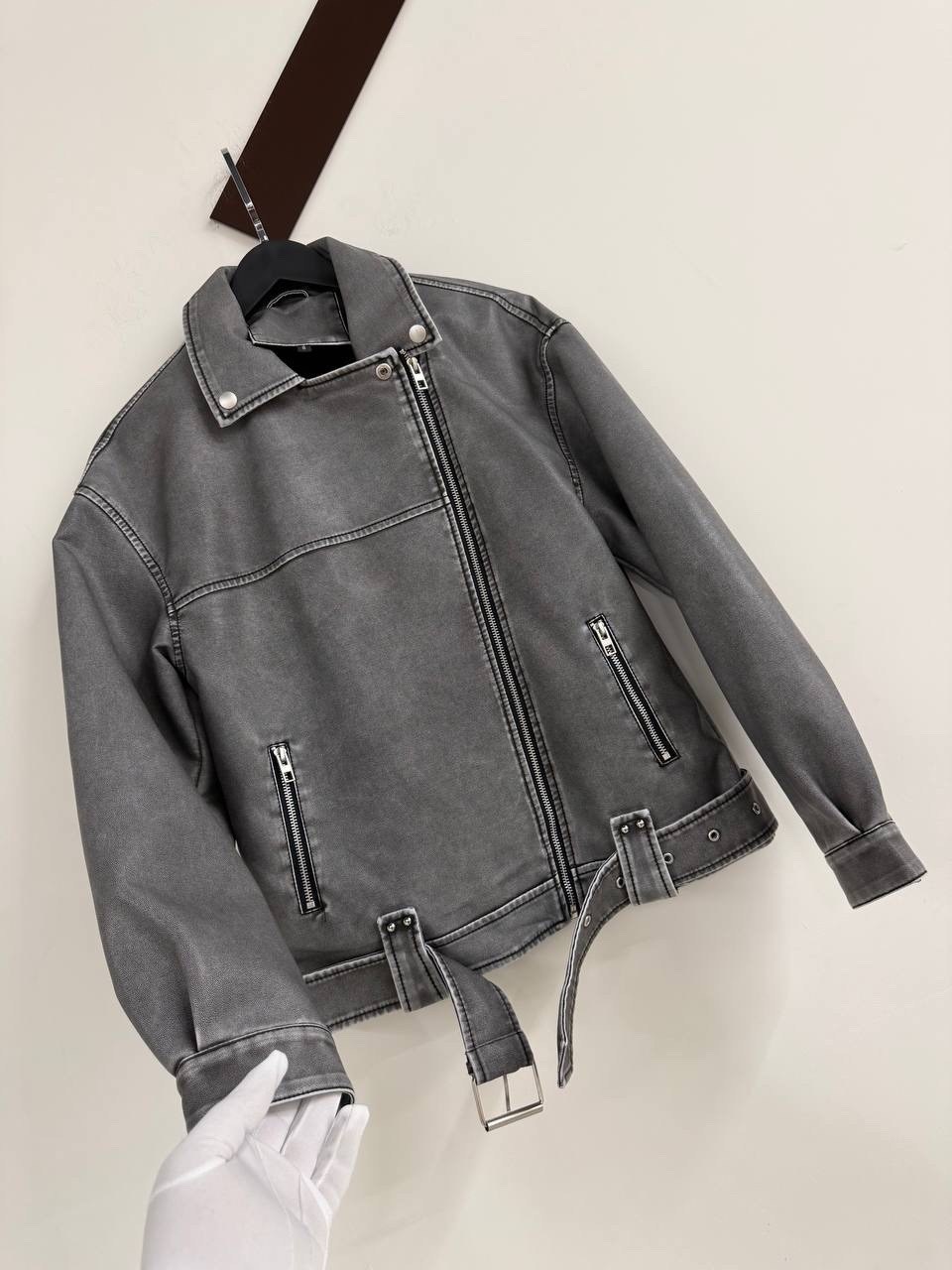 косуха винтажная куртка кожаная oversize серая monyken,куртка косуха,куртка кожаная,женская кожаная куртка,косуха серая винтажная куртка кожаная оверсайз aftfbasic