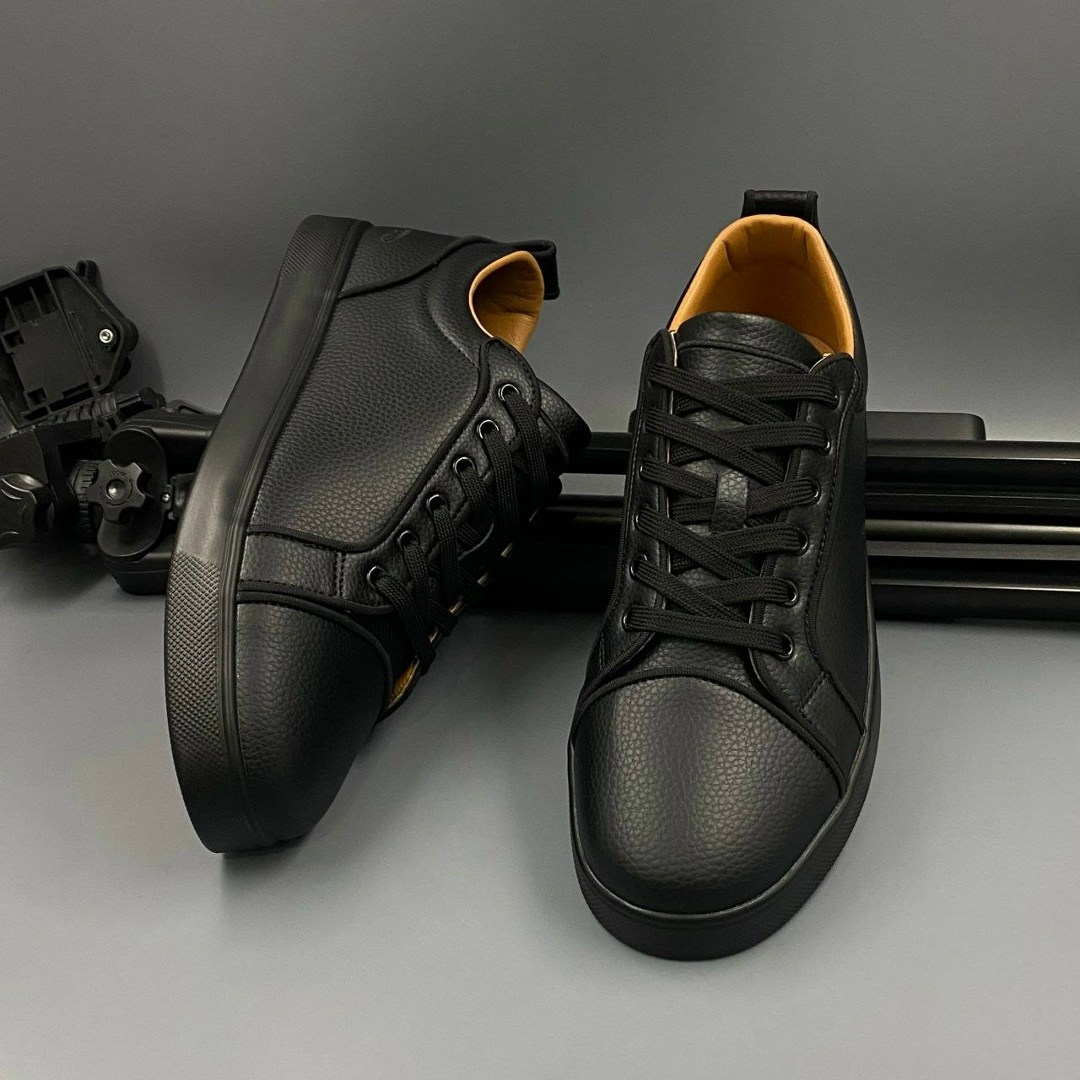 ,christian louboutin mens louis junior flat black leather low top sneakers,кроссовки christian louboutin louis junior flat low black,christian louboutin louis junior flat calf black sneakers,мужс