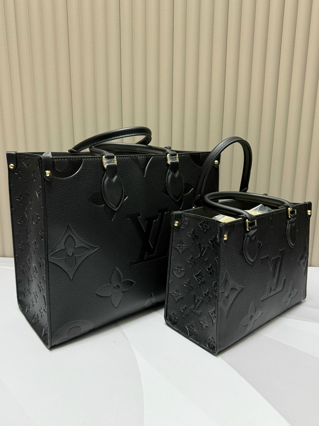 сумка louis vuitton,louis vuitton сумка женская,сумка шоппер луи виттон черная,сумка onthego pm louis vuitton,сумка луи виттон женская черная