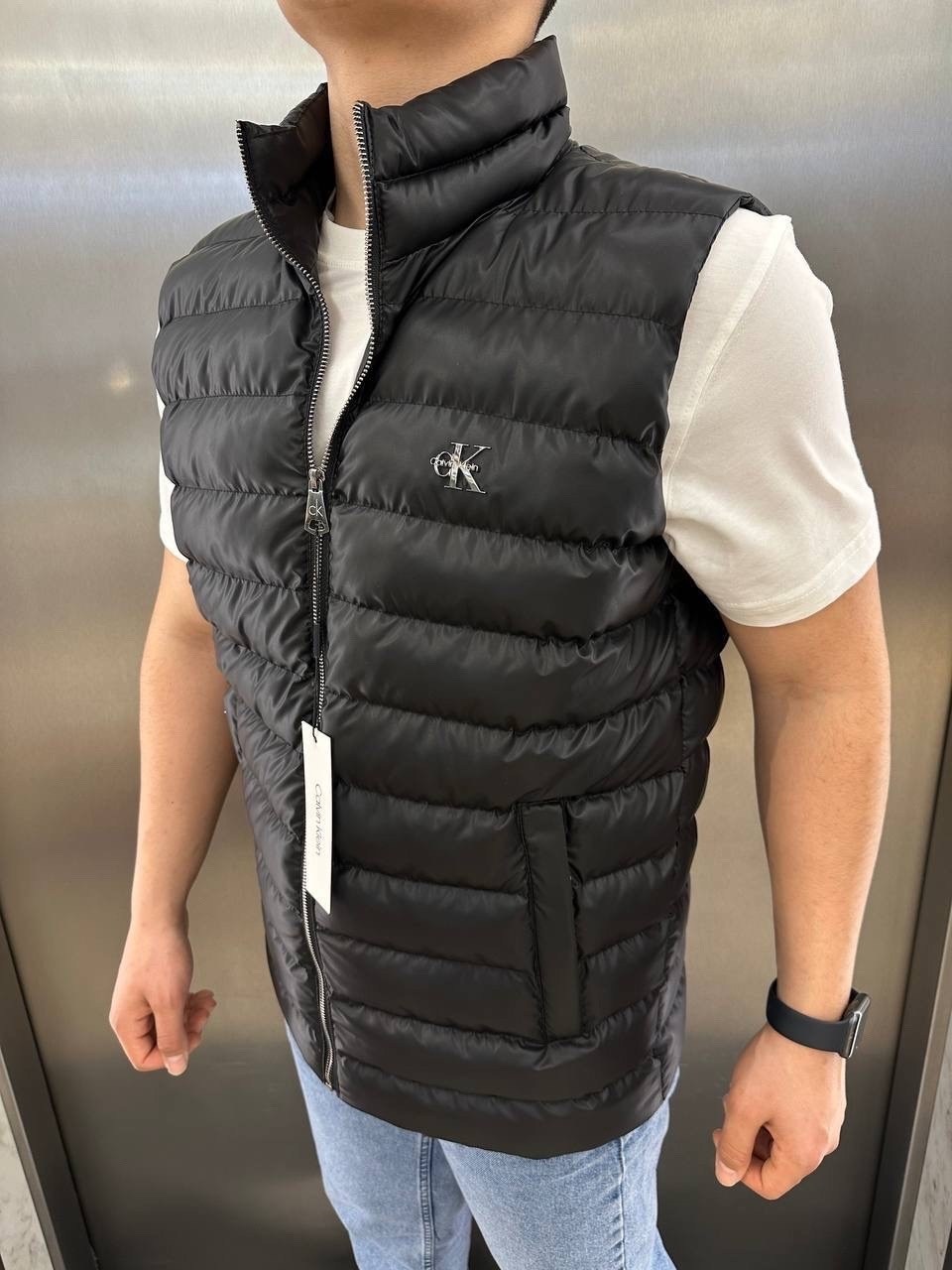 жилетка мужская,жилет мужской,жилетка кельвин кляйн мужская,жилетка армани мужская,жилетка прада