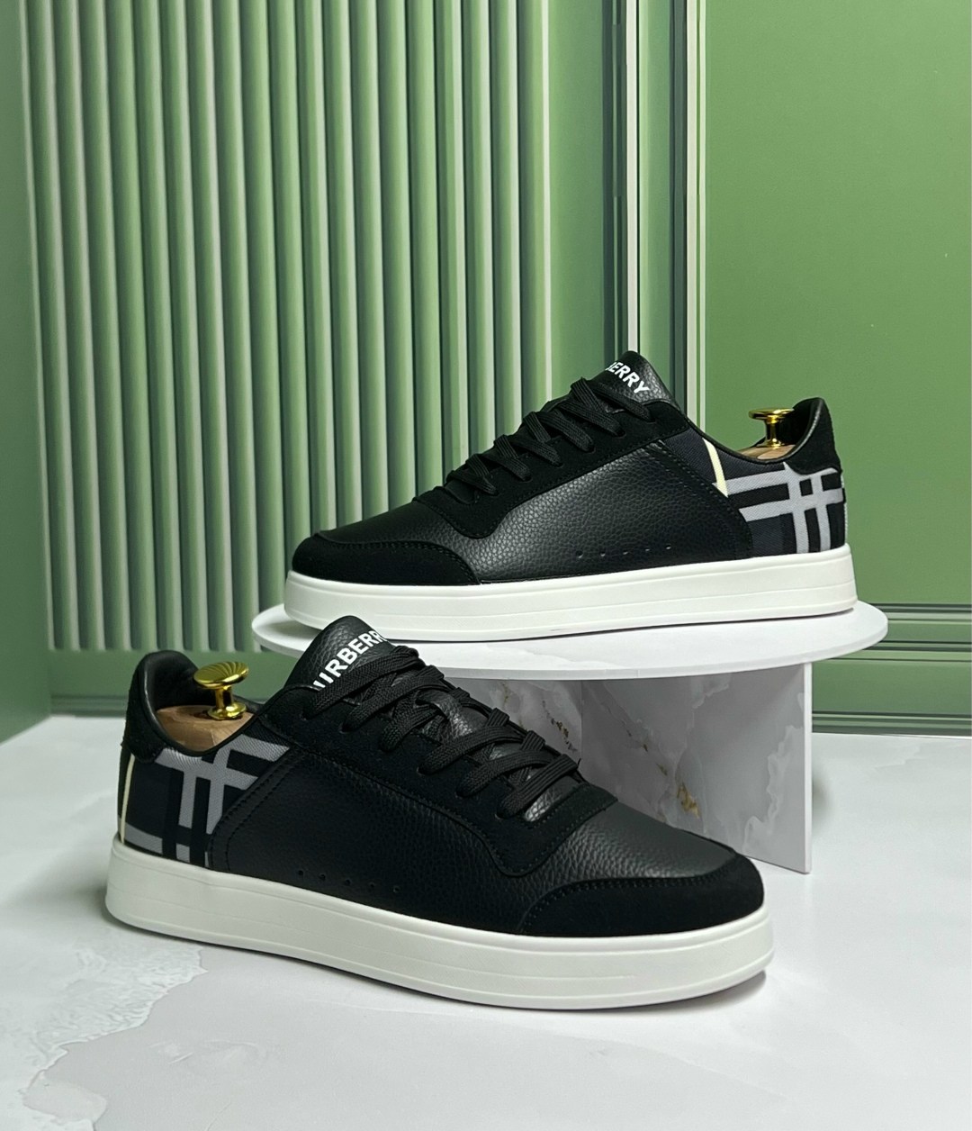 ,кроссовки fendi,кроссовки burberry,кроссовка мужской,кеды фенди