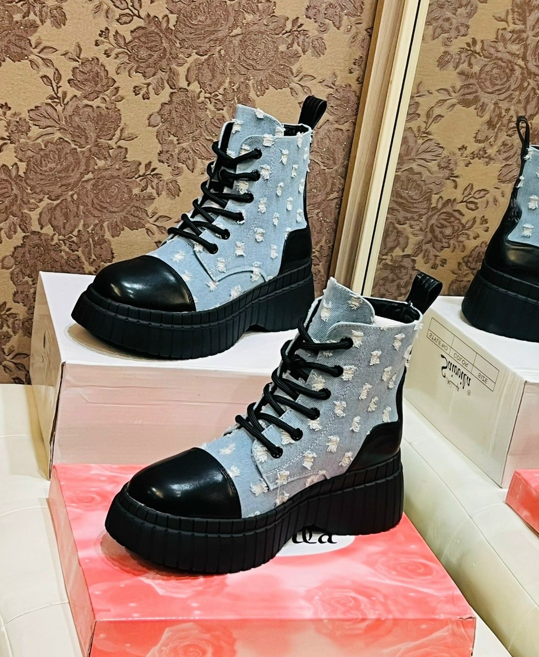 ботинки женские,,ботинки модные,джинсовые ботинки,модная женская