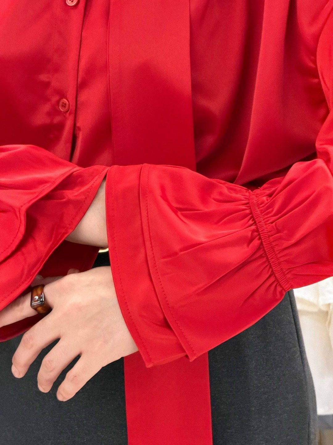 блуза mislana 1149 красный,блузка женская,рубашка женская,модная яркая блуза с воротником и складками в стиле casual mislana 1149 красный,блуза