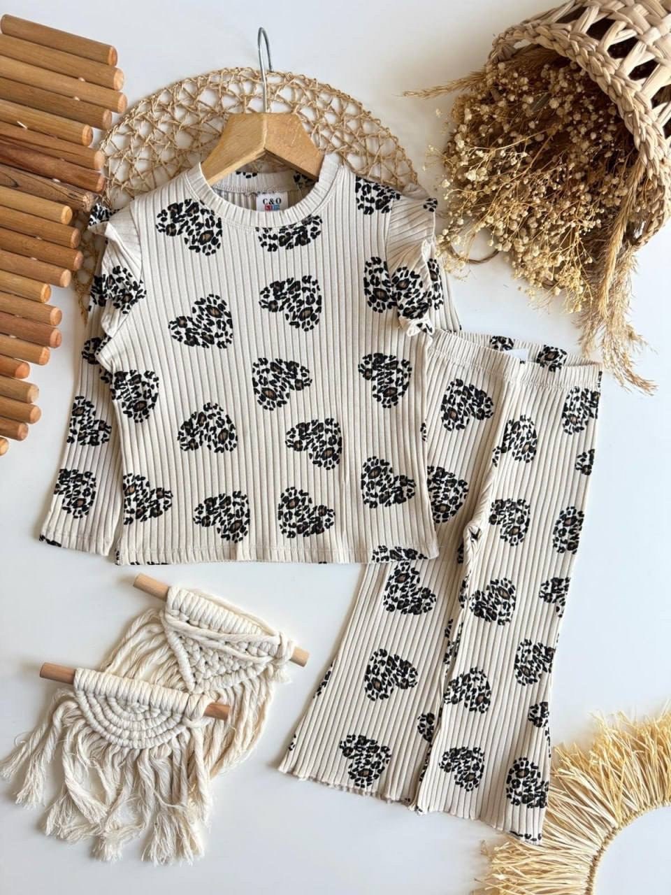 ребенок,костюм для девочек,стильные дети,детский костюм для девочки,мода для детей