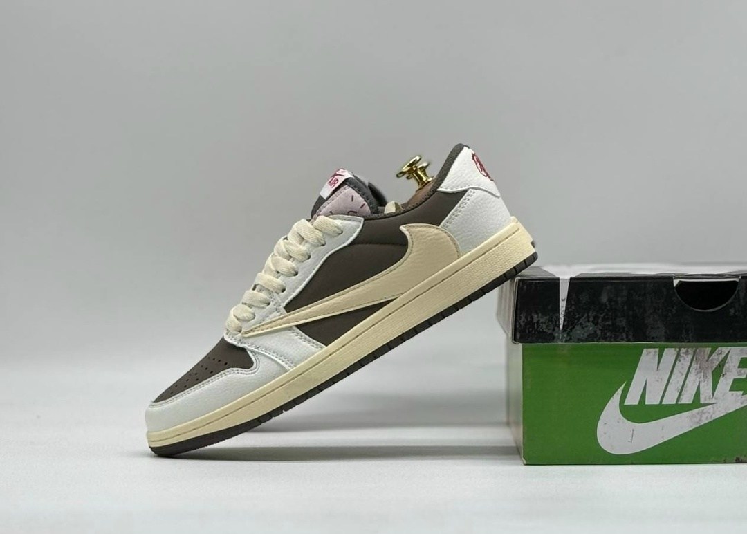 кроссовки nike air jordan 1 low x travis scott,nike air jordan 1 low travis scott,кроссовки travis scott x air jordan 1 low,nike air jordan 1 low travis scott reverse mocha,кроссовки travis scott x ni