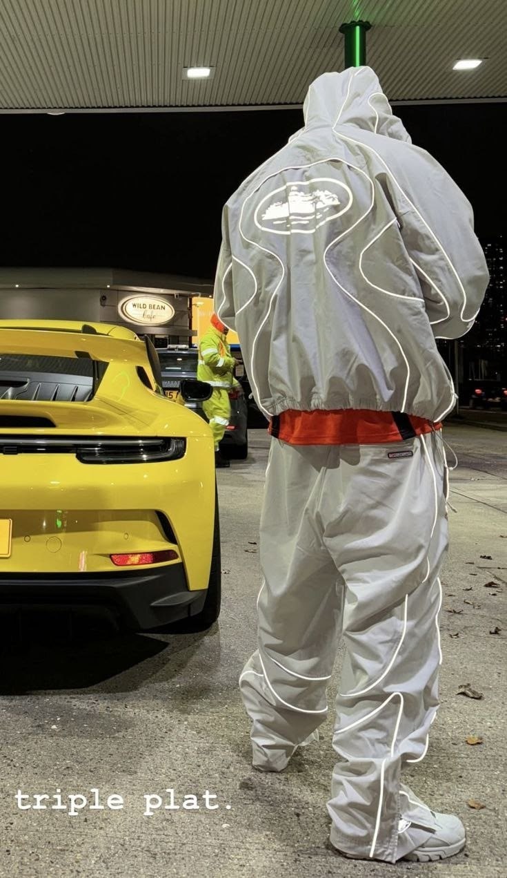 неоновые костюмы,ветровка nike x corteiz,неоновая одежда мужская,streetwear men outfit