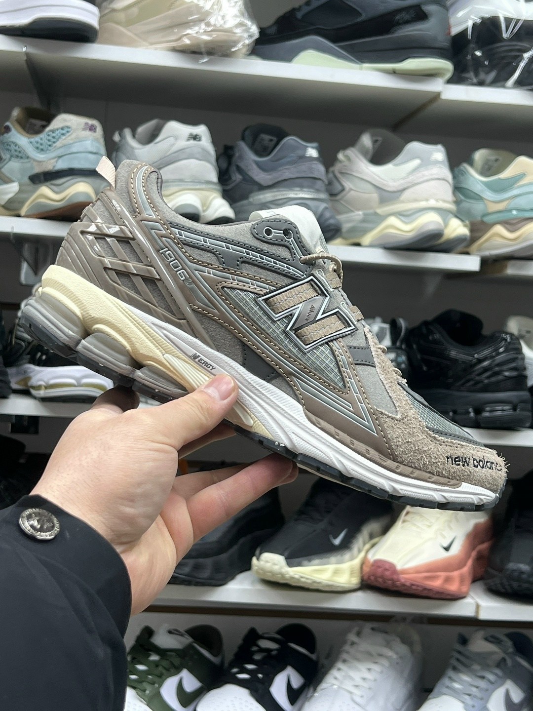 кроссовки new balance 1906,кроссовки new balance,кроссовки new balance 1906 r,кроссовки мужские new balance 1906 r,темно-серебристые кроссовки new balance 1906