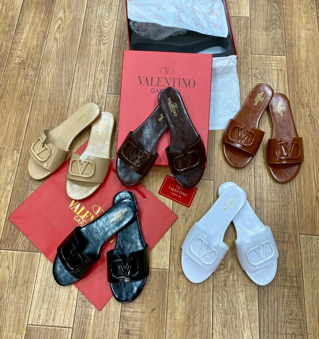 шлепанцы valentino,,женские шлепанцы valentino,шлепки валентино,шлепанцы valentino garavani go logo