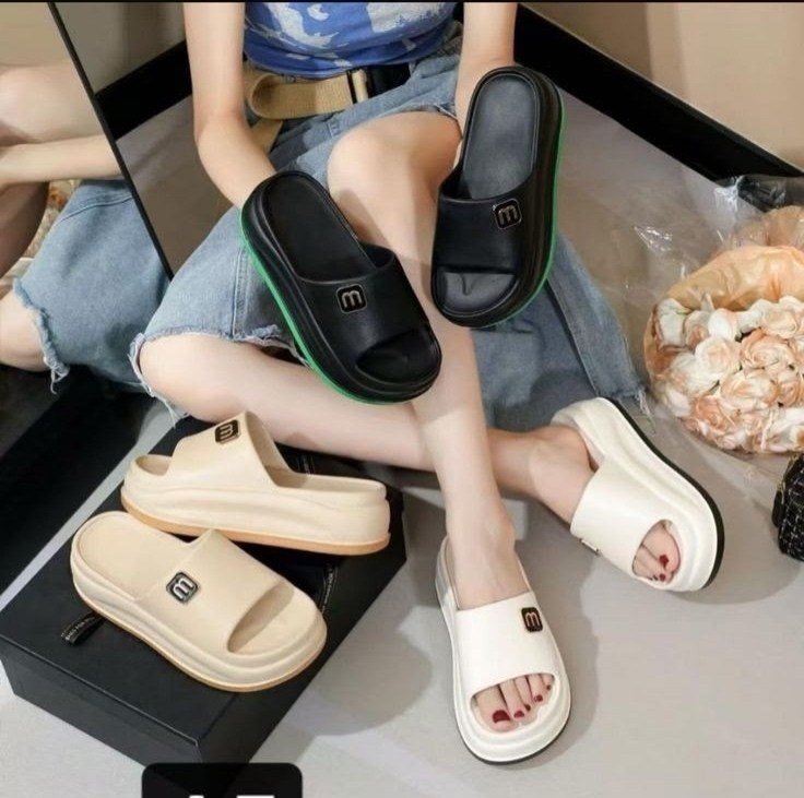 шлепанцы женские,,модные тапочки,летние тапочки,тапочки для дома