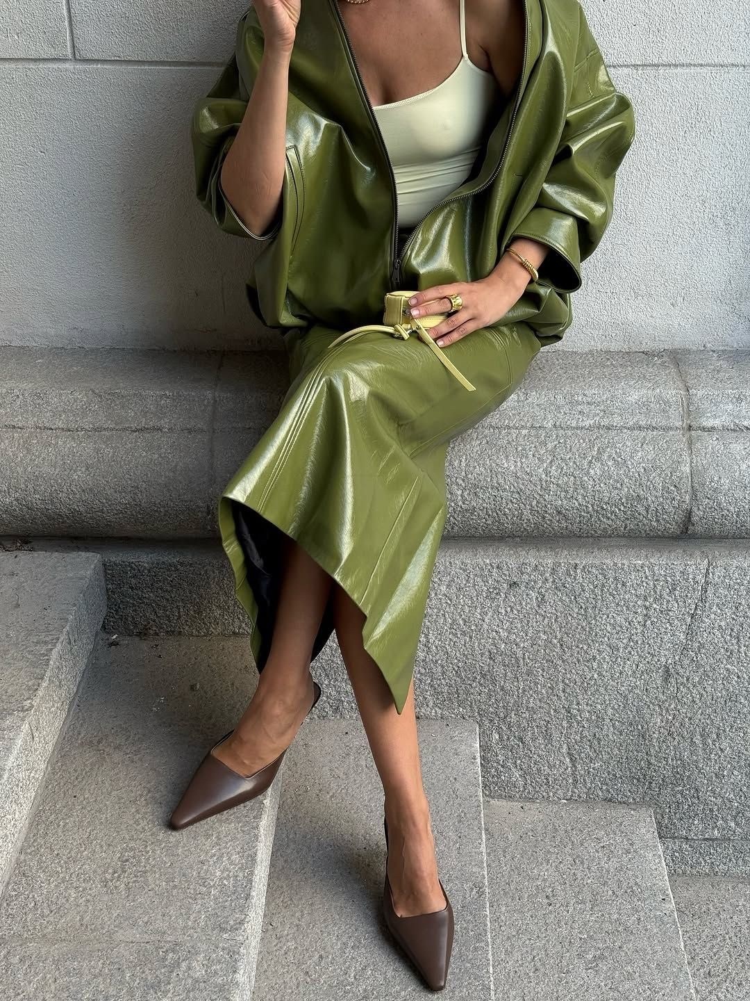 стильные наряды,женский костюм,женские наряды,кожаная куртка