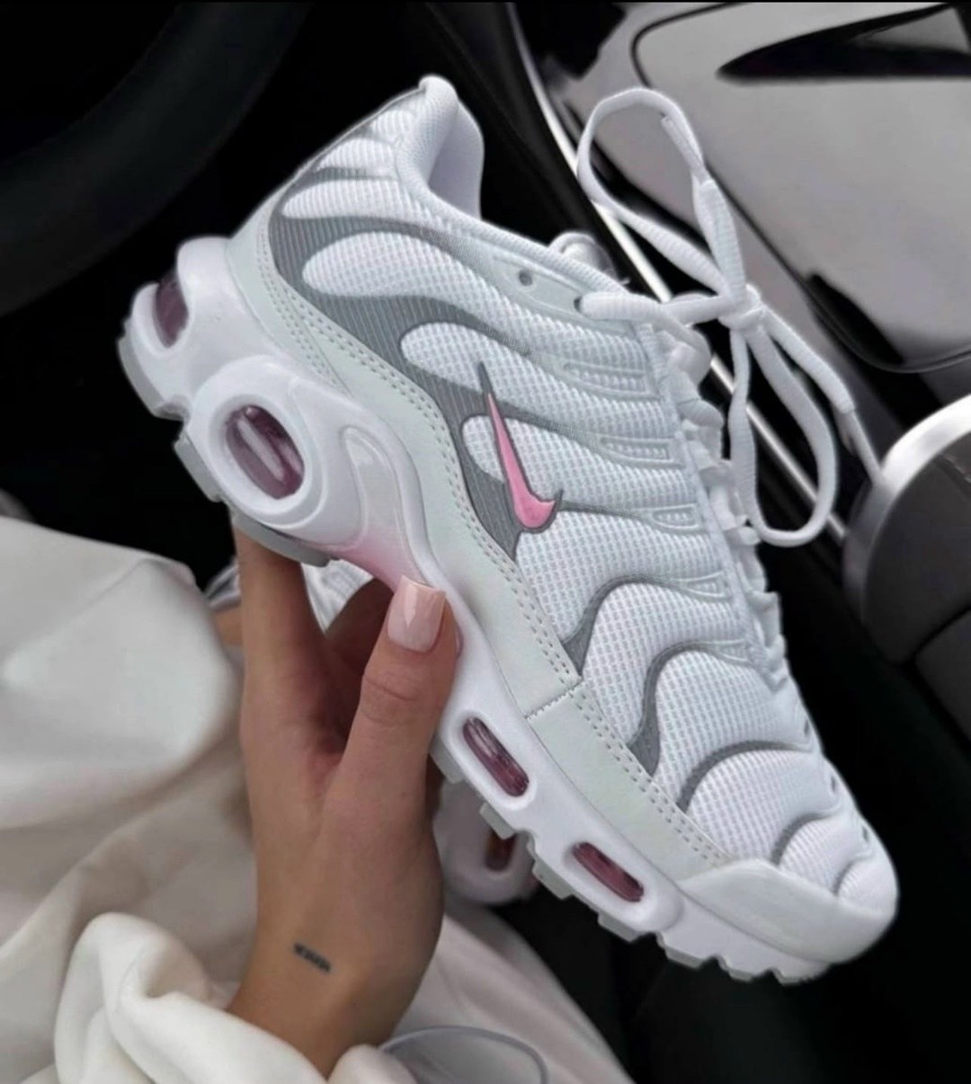 кроссовки спортивные air max tn plus nike,кроссовки женские air max tn plus nike,кроссовки air max tn plus nike,кроссовки летние спортивные nike air max tn plus,кроссовки nike air max tn white pink