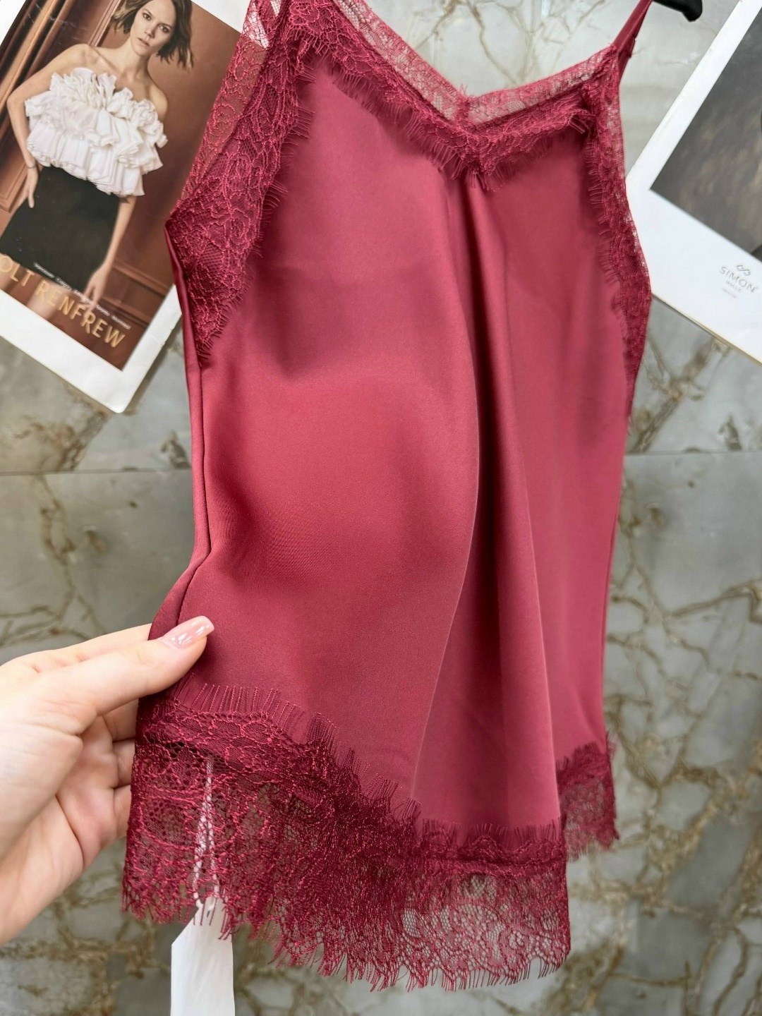 топ с кружевом,топ с кружевом бордовый,топ кружевной женский,топ атласный с кружевом,одежда с кружевом