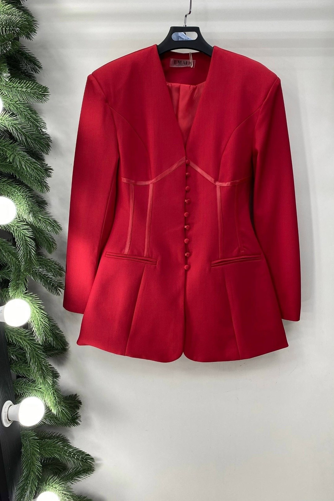 приталенный пиджак с корсетом на талии boohoo черный,приталенный пиджак,корсет под пиджак,пиджак корсет,образ с пиджаком