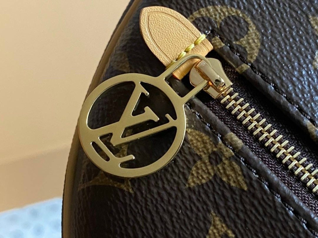 сумка на плечо louis vuitton,сумка луи виттон полумесяц,cумка louis vuitton,женская сумка louis vuitton,louis vuitton сумка полумесяц на плечо