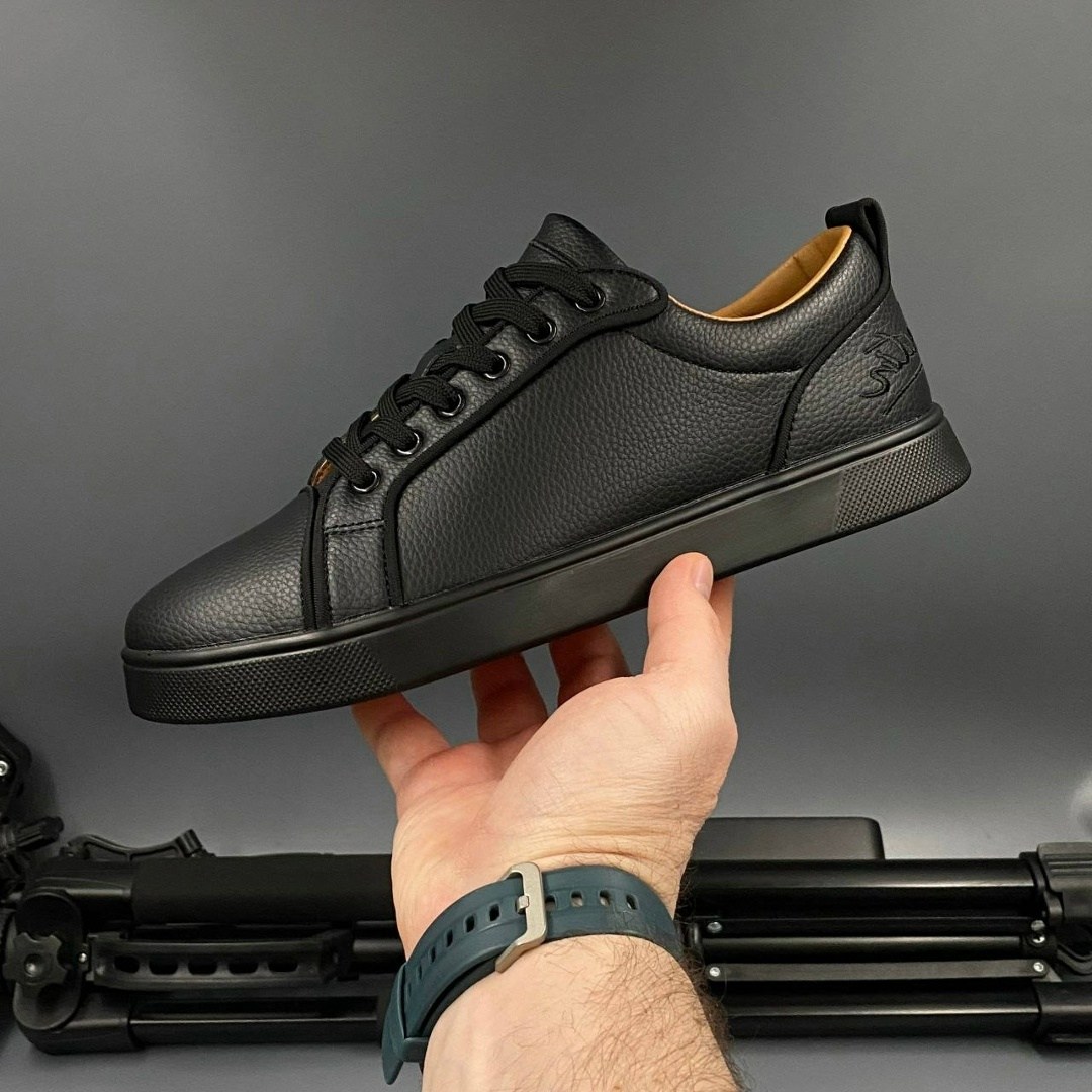 ,christian louboutin mens louis junior flat black leather low top sneakers,кроссовки christian louboutin louis junior flat low black,christian louboutin louis junior flat calf black sneakers,мужс