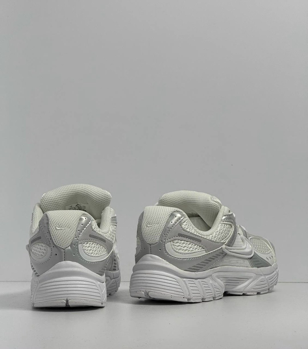 кроссовки,кроссовки nike,женские кроссовки,кроссовки nike v5 rnr white black silver,белые кроссовки nike