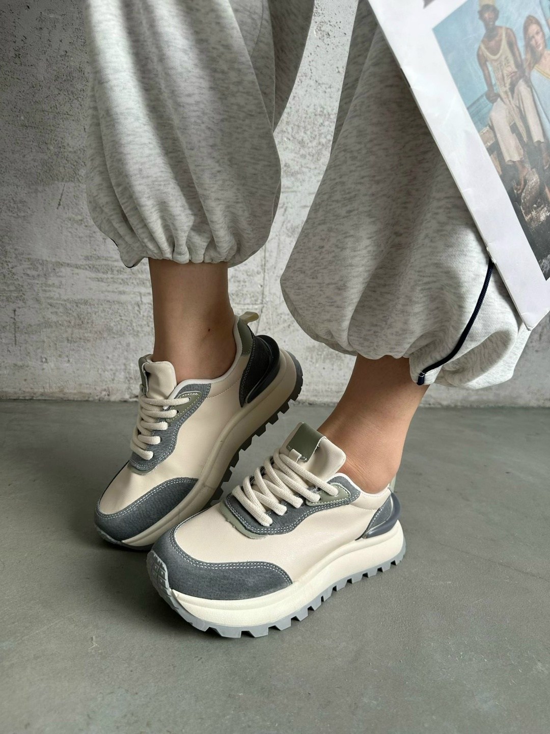 женские кроссовки,,повседневные кроссовки,стильные кроссовки,кроссовки модные