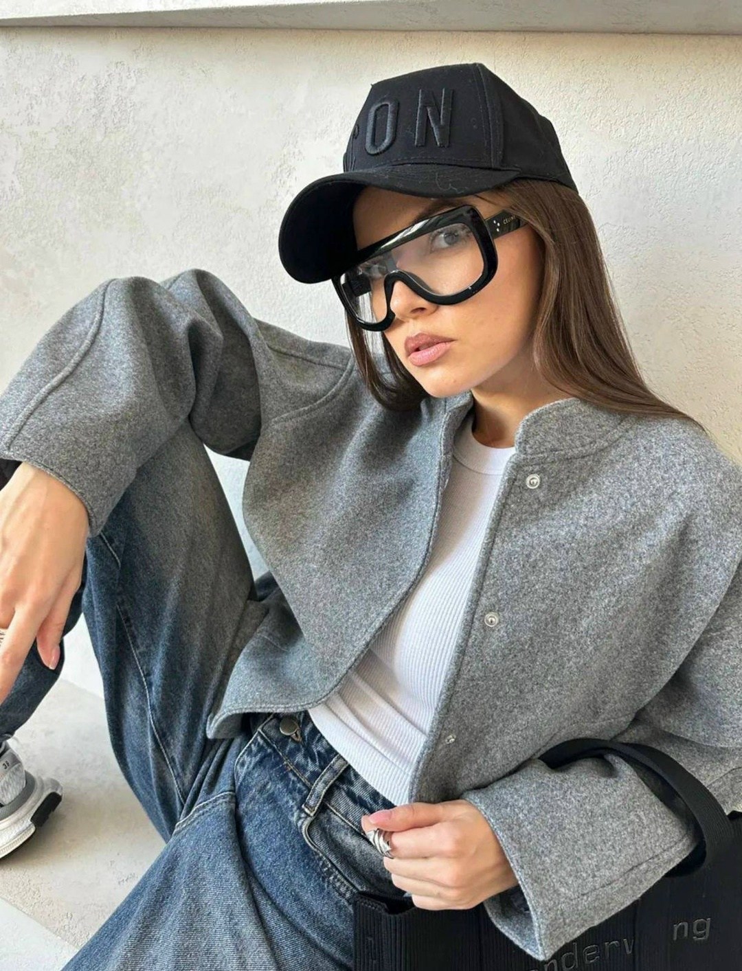 куртка бомбер,бомбер куртка оверсайз драповая kira clo,бомбер zara boucle oversize светло-серый,оверсайз куртка,женская куртка бомбер