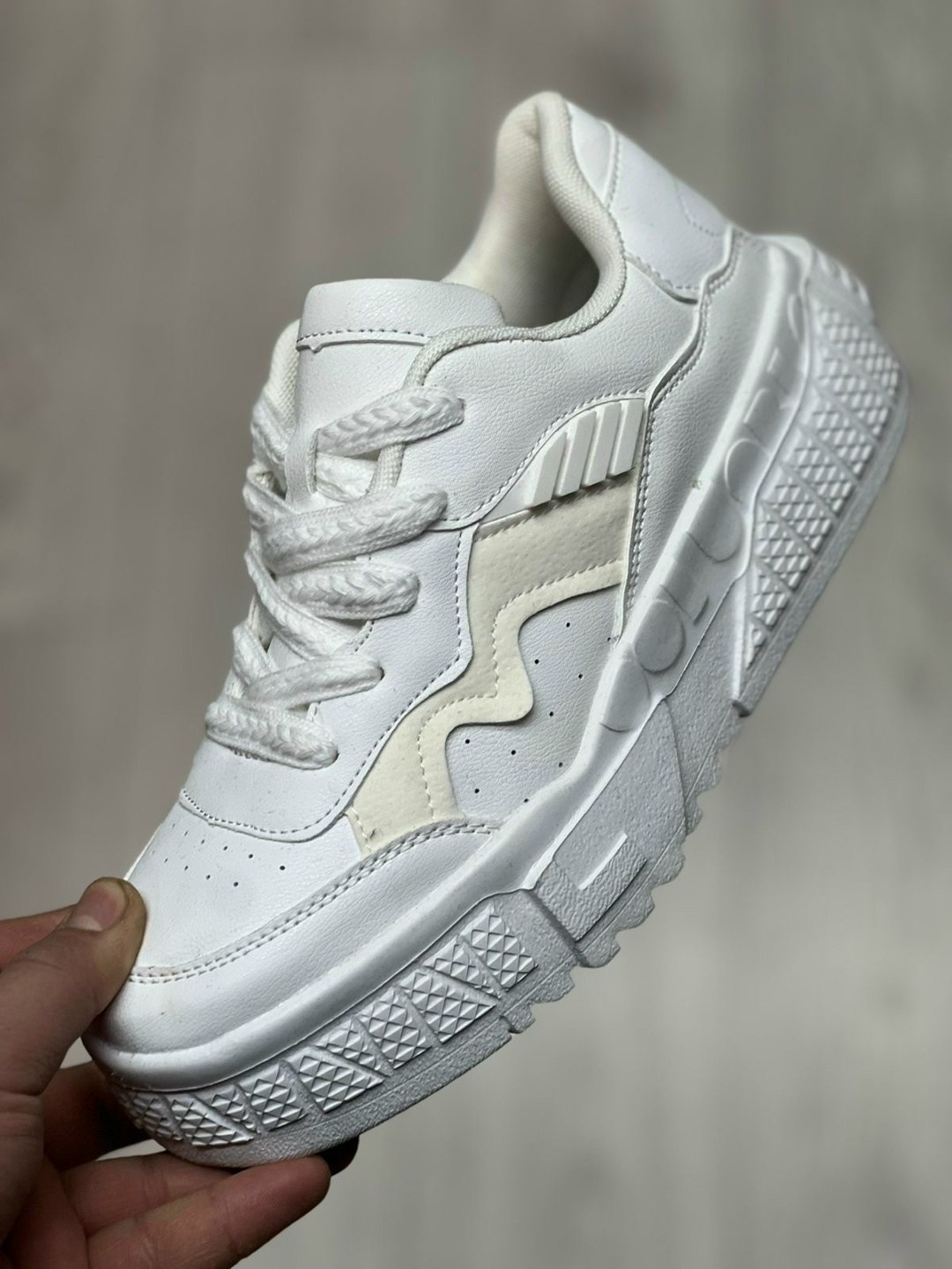 женские кроссовки,,модные кроссовки,кроссовки женские весна,кроссовки женские модные