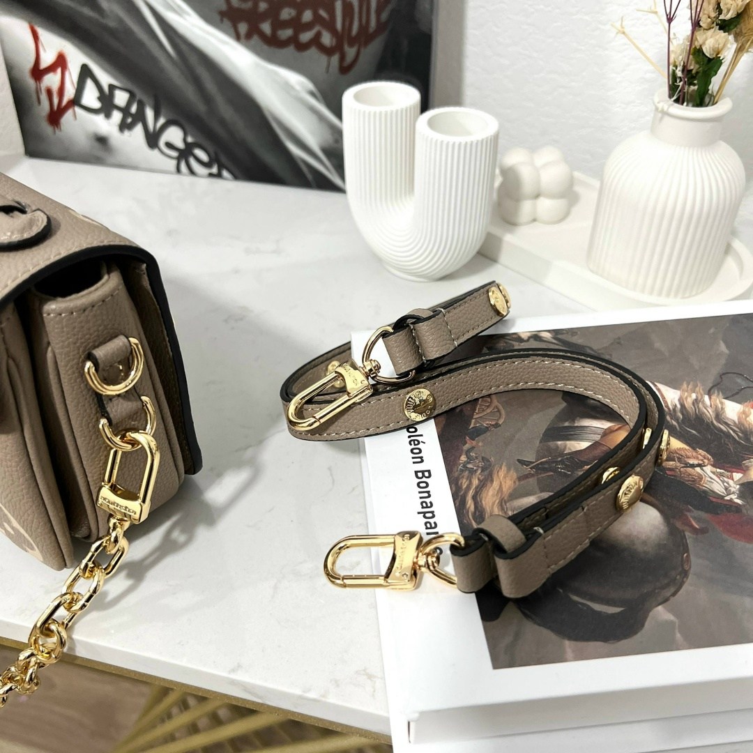 сумка louis vuitton,луи виттон сумка,сумка женская louis vuitton,сумка модная,сумка louis vuitton pochette metis east west