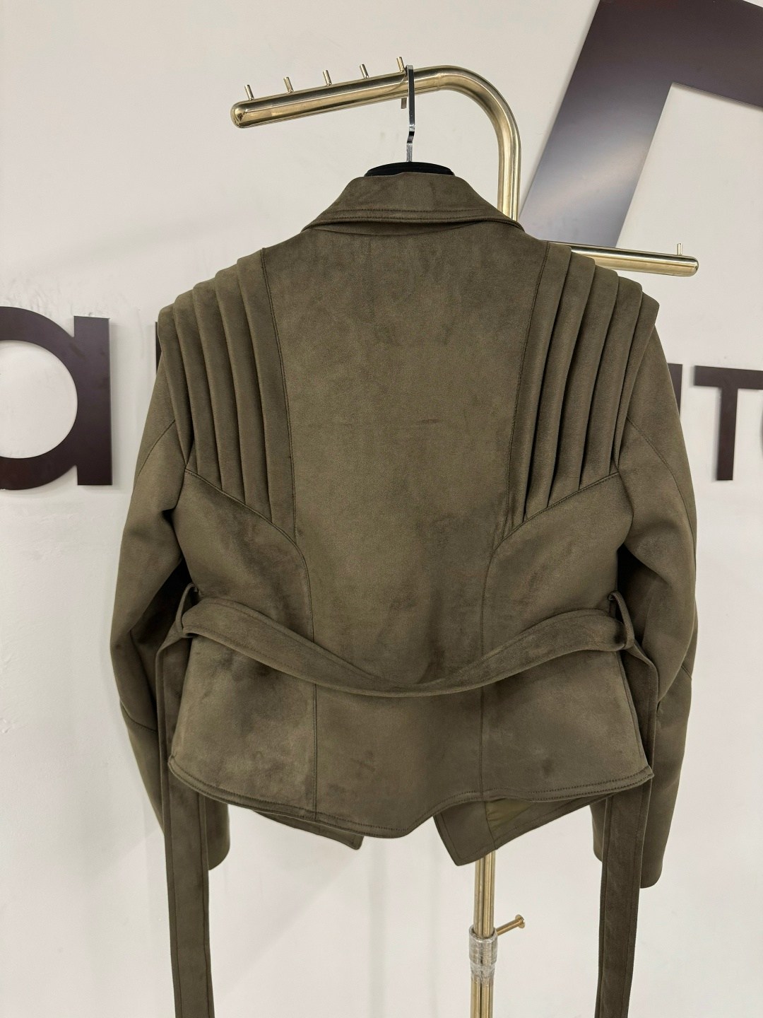 замшевая куртка,куртка женская,куртка кожаная,женская кожаная куртка,куртка с поясом