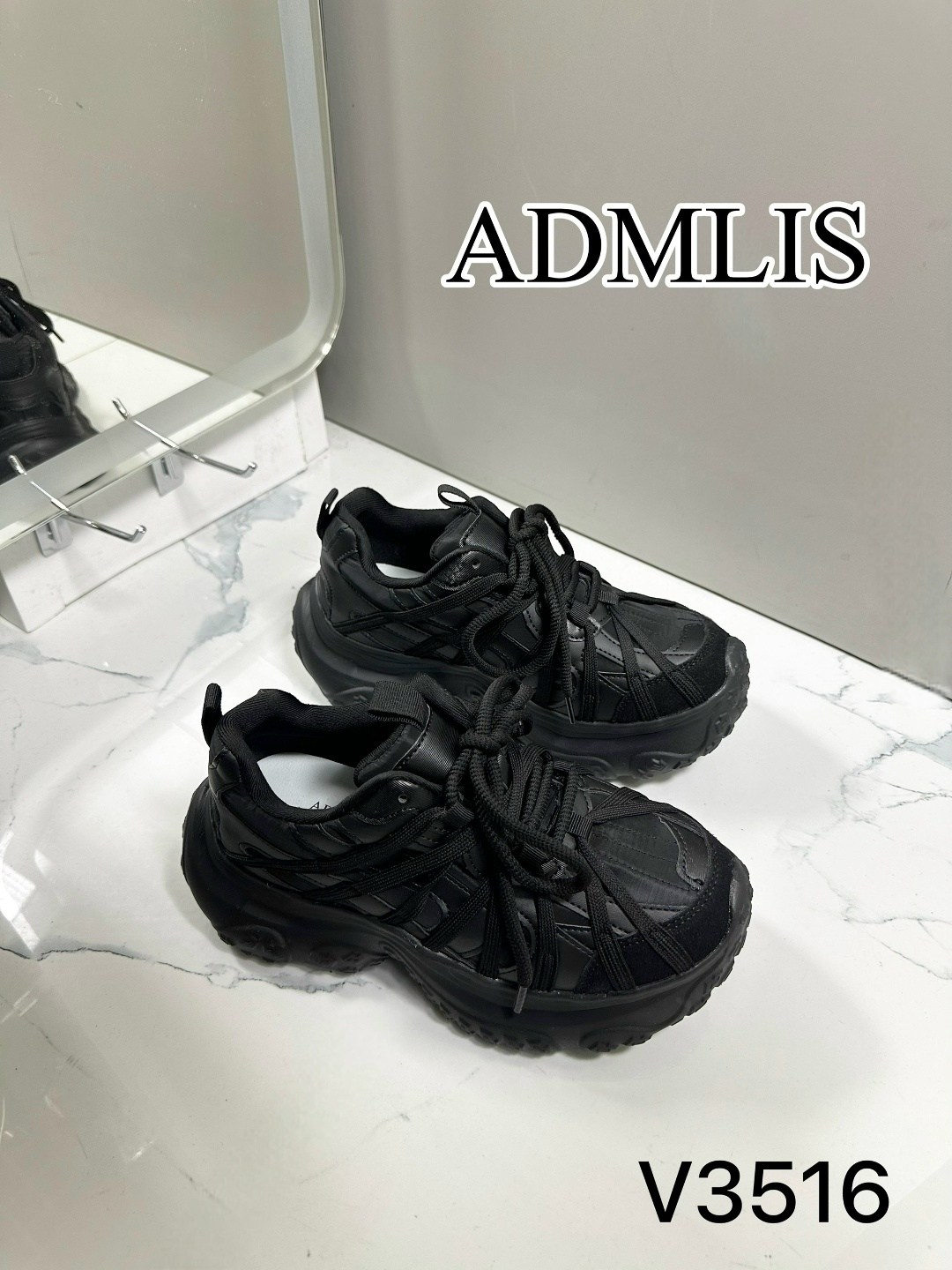 кроссовки женскиe,женские массивные кроссовки,массивные кроссовки,черные массивные кроссовки женские,стильные черные кроссовки женские