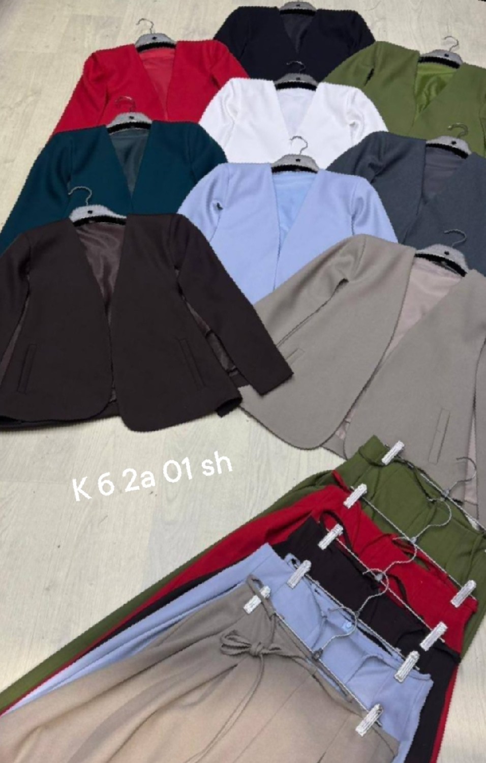 женский брючный костюм,костюм классический,женский костюм,костюм женский с брюками палаццо,костюм брючной