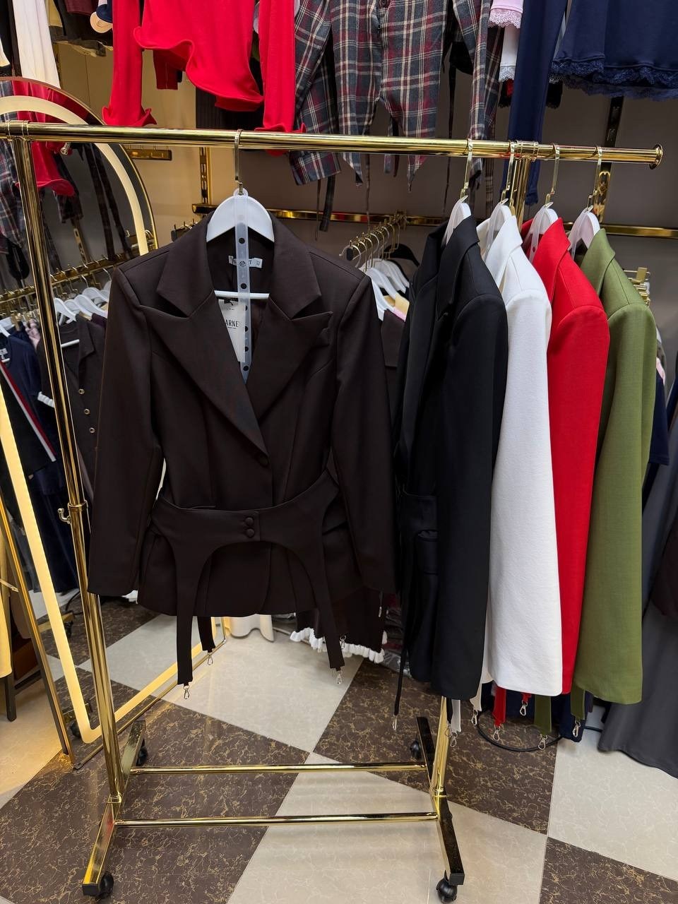 жакет,красный жакет,красный пиджак женский,приталенный жакет,женский пиджак