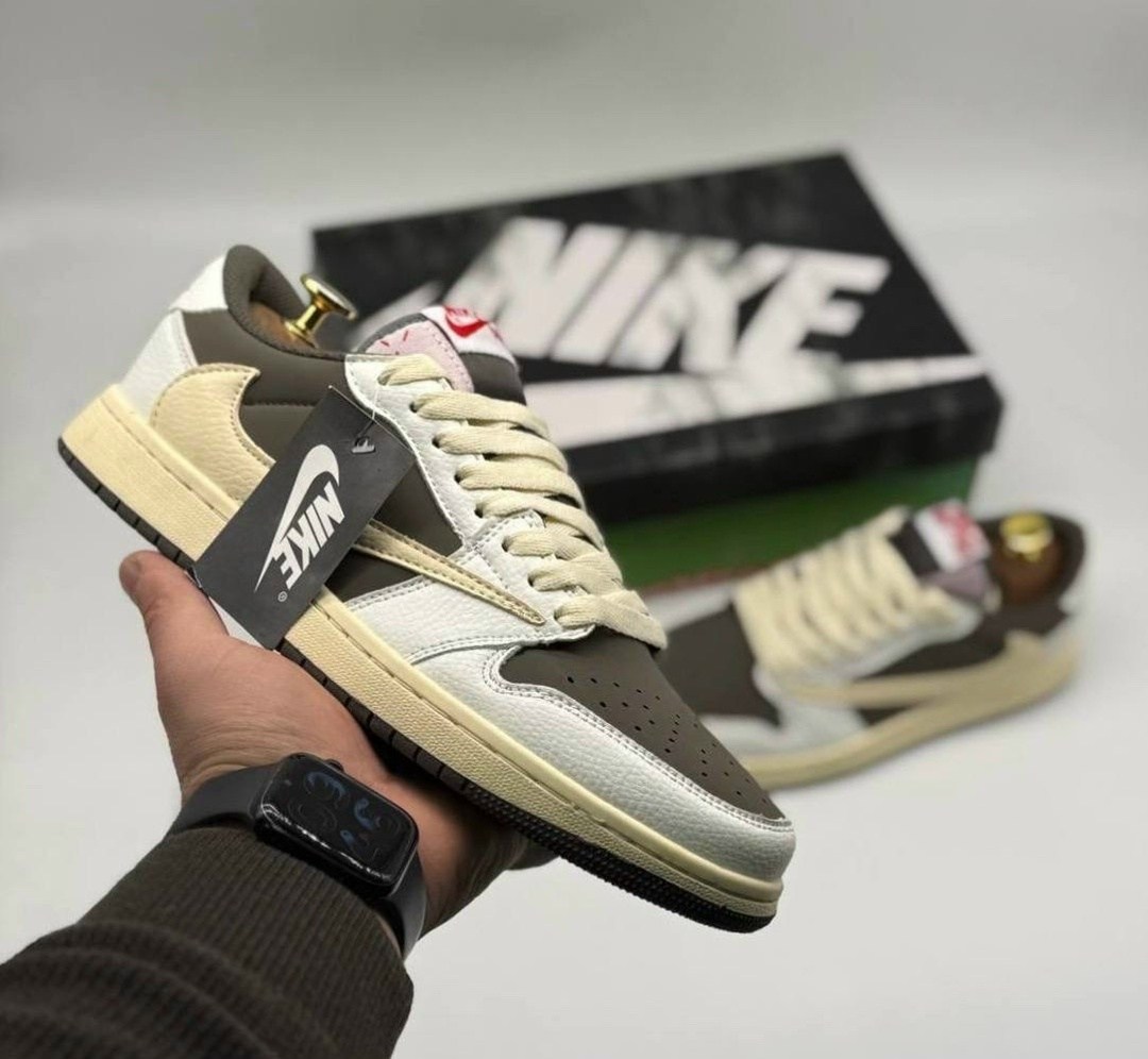 кроссовки nike air jordan 1 low x travis scott,nike air jordan 1 low travis scott reverse mocha,nike air jordan 1 low travis scott,кроссовки travis scott x air jordan 1 low,кроссовки nike air jordan 1