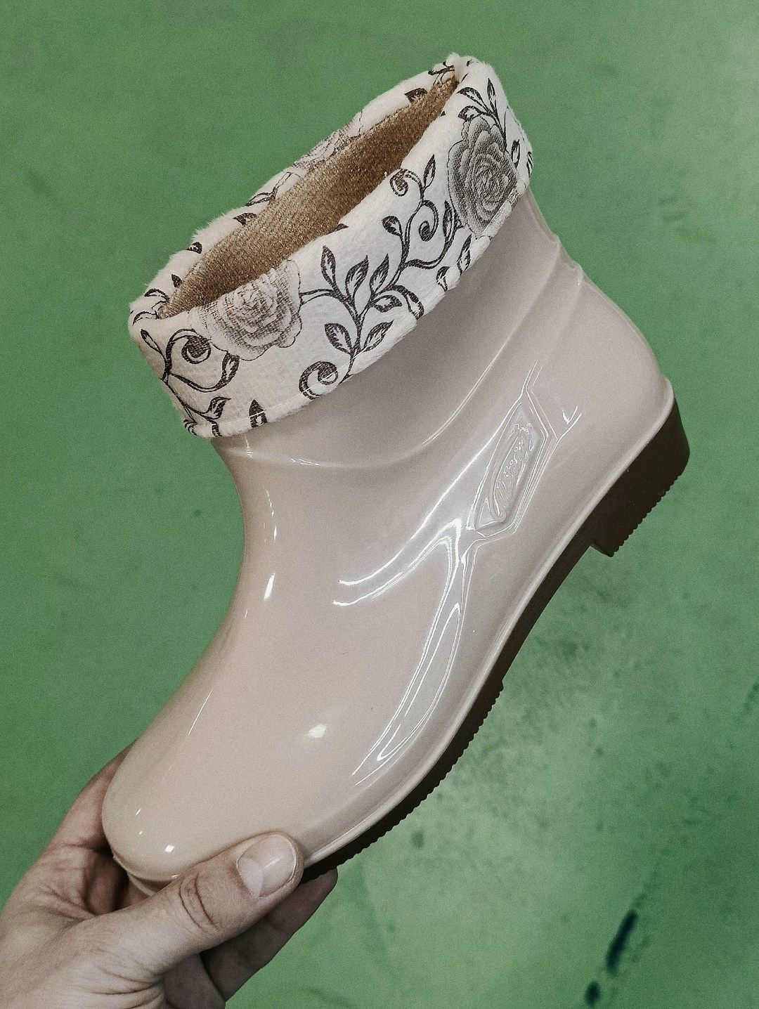 ,резиновые сапоги,женские резиновые сапоги,сапоги на весну непромокаемые женские,резиновые сапожки