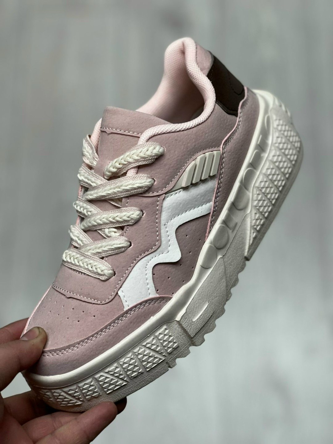 женские кроссовки,,модные кроссовки,кроссовки женские весна,кроссовки женские модные